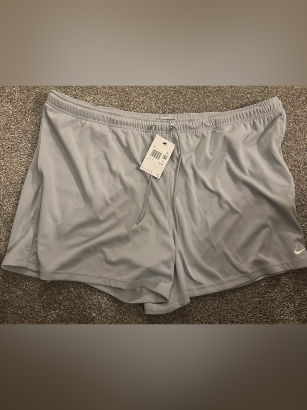 Nike Club Mesh Flow Shorts
Men's Size 4XL Gray Embroidered Logo
FN3514-077